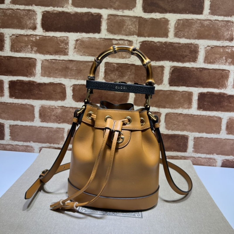 G*u*i bucket bags